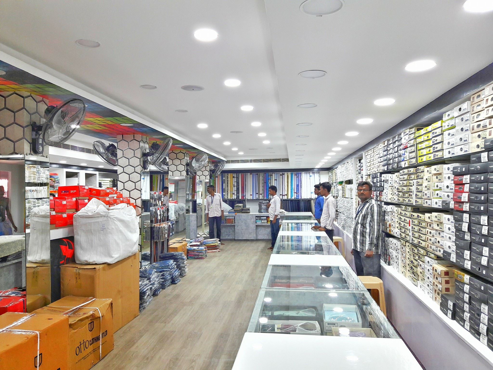sivagangai maharani silks extends his shop recently